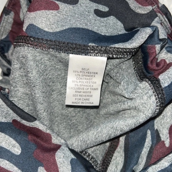 Jessica Simpson TheWarmUp Full Length Camouflage Workout Legging, Medium - Picture 16 of 17